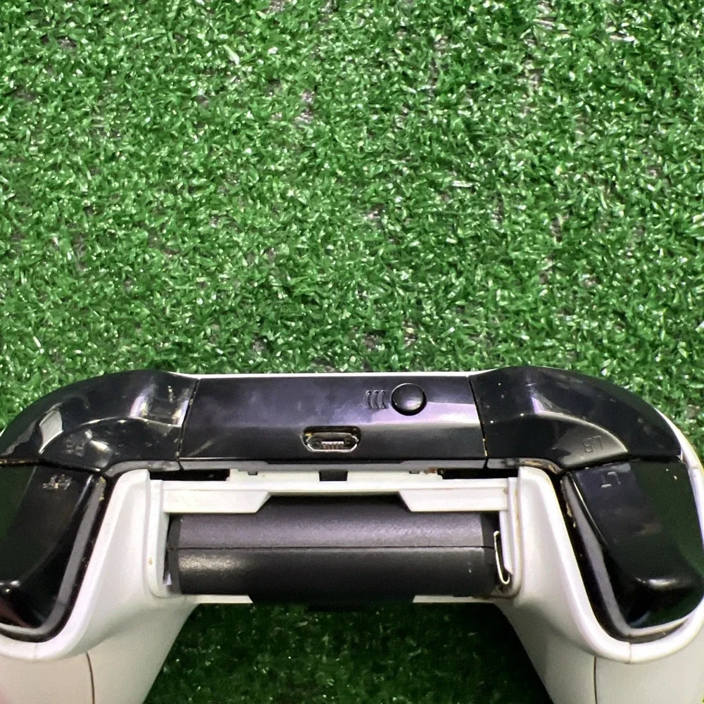 Microsoft‎ 1708 Xbox One Controller White Wireless Works